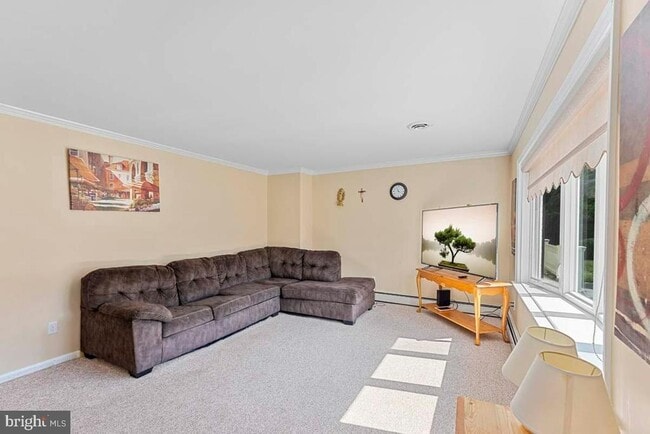 Photo - 54 W Henrietta St