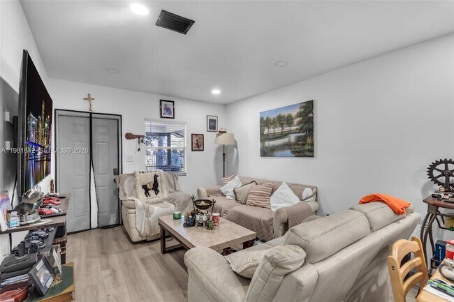 Photo - 3055 NW 23rd Ave