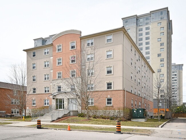 Photo - Male Student Housing in Waterloo - Students Only Unité 204-Room2