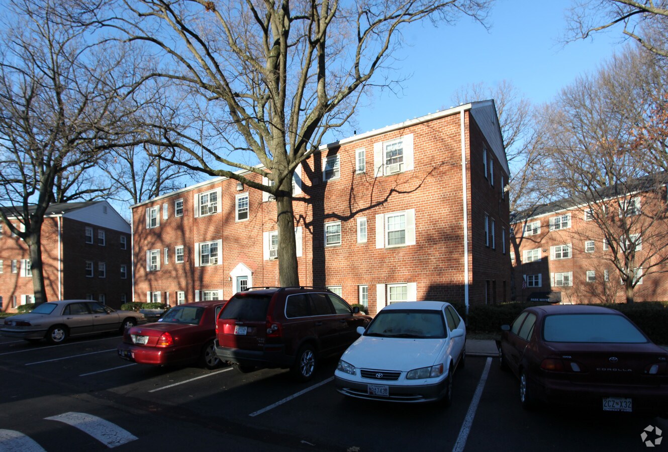 Park Wayne Apartments - Park Wayne Apartments