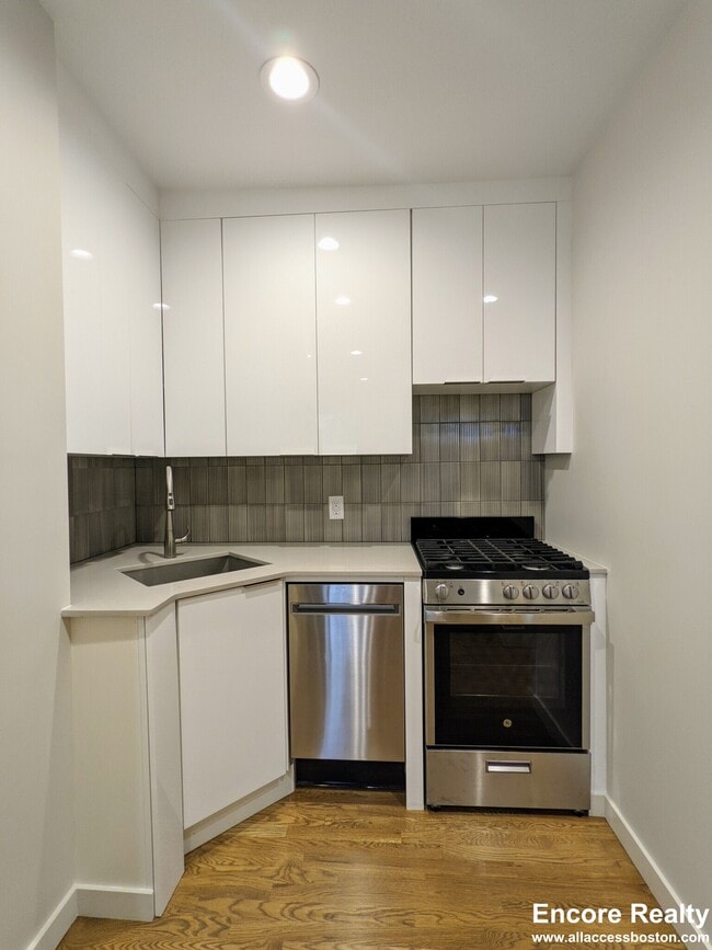 Photo - 2 Belvidere Plz Unidad 3