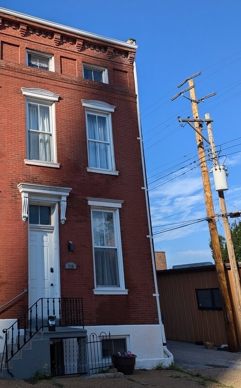 Photo - 715 Soulard St