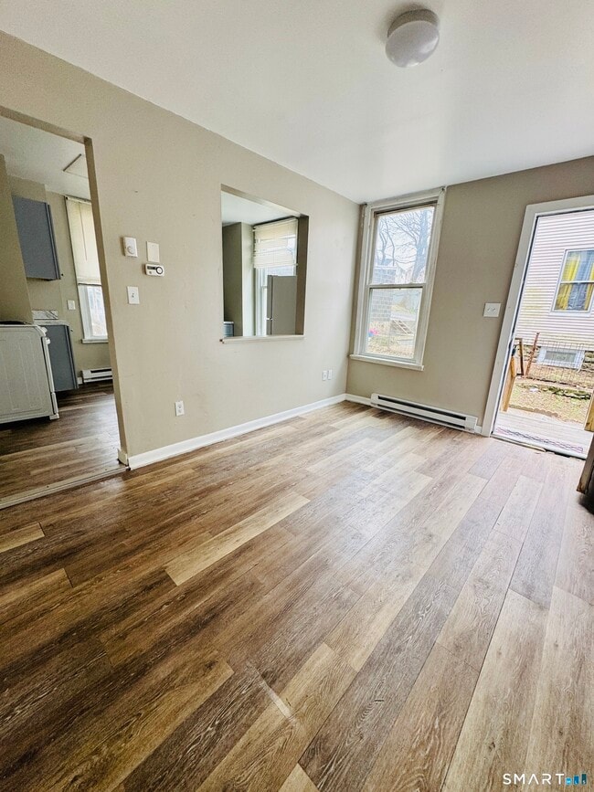 Photo - 124 Meriden Rd