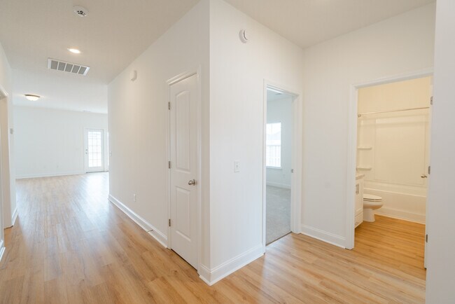 Photo - 380 Mcclelland Lp NE