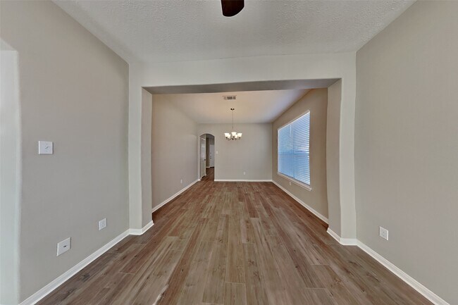 Photo - 3202 Stoneydale Ln