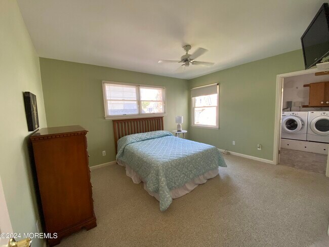 Photo - 564 Perch Ave