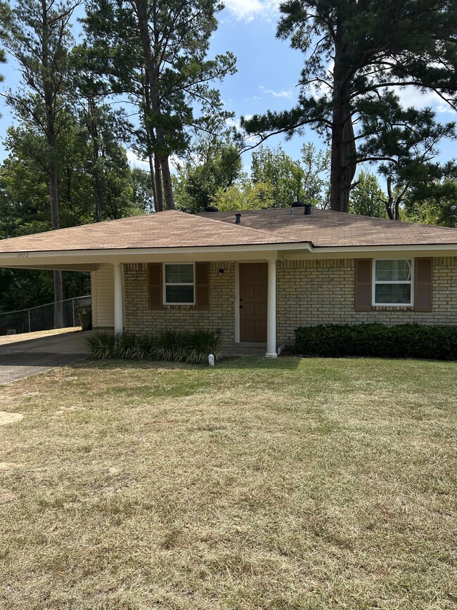 Photo - 1802 Goodwin Rd