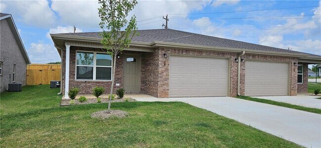 Photo - 6813 Toby St Townhome