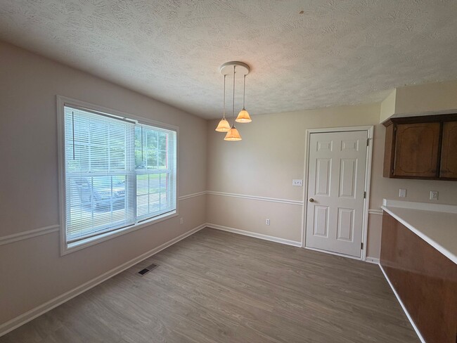 406 Hazelwood Dr