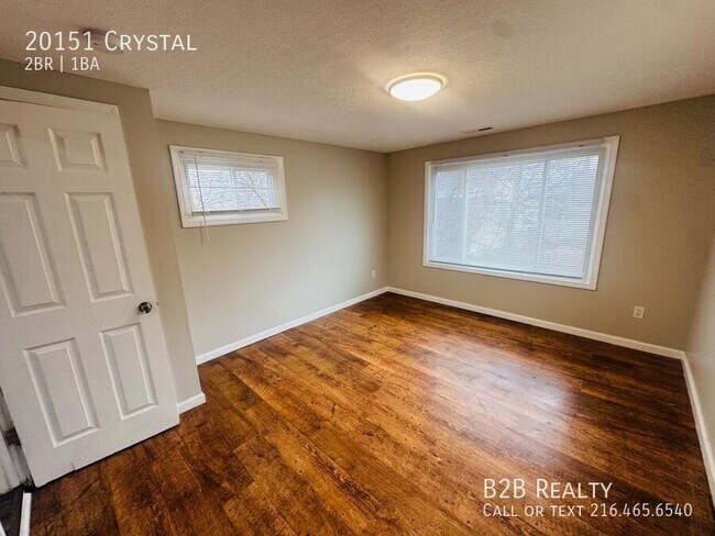 Photo - 20151 Crystal-