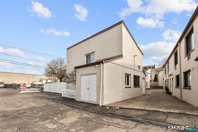 Photo - 84 Taylor Ave Unit APT 1