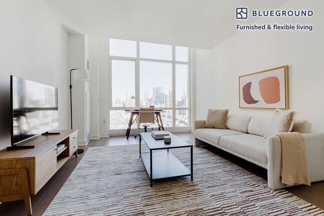 Building Photo - 450 W 42nd St Rental