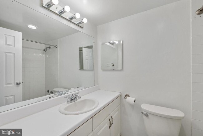 Photo - 950 25th St NW Unit 717