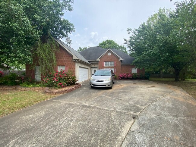 Building Photo - 245 Fairview Cir