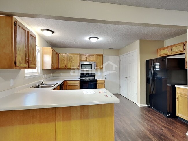 Photo - 360 Harts Ford Way