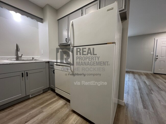 Photo - 1642 Larch St