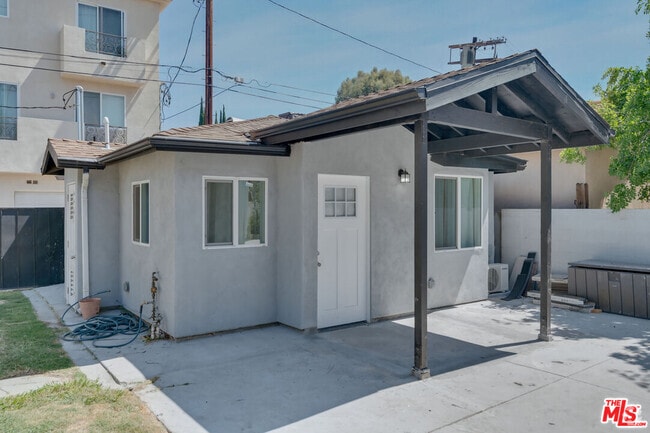 Building Photo - 15011 Hartsook St Rental