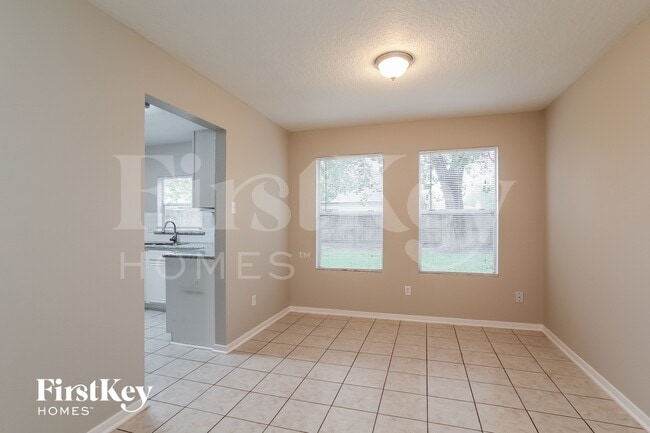Photo - 947 Leadenhall Cir