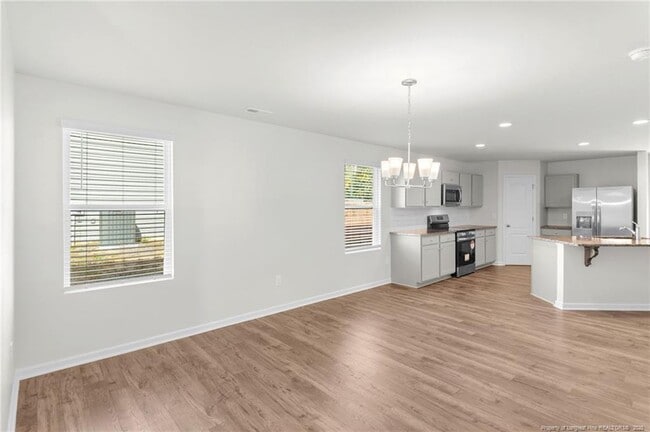 Photo - 129 Chinook Ln