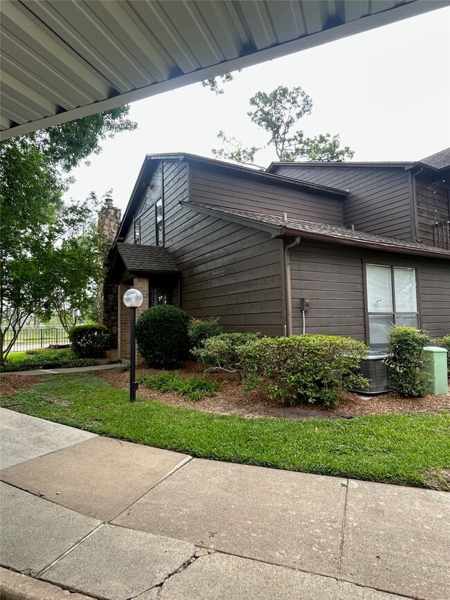 Building Photo - 12755 Mill Ridge Dr Unit 110 Rental