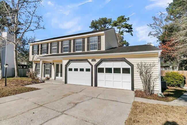 Photo - 121 Sully St