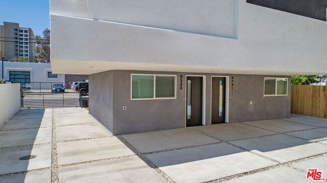 5221 Cleon Ave