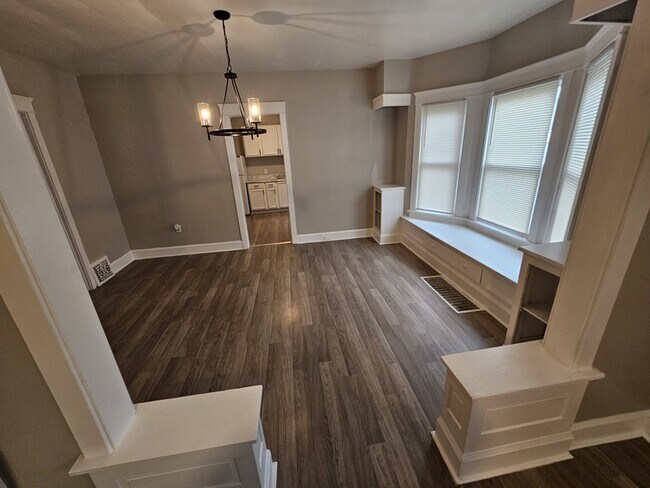 Photo - 2032 W 98th St