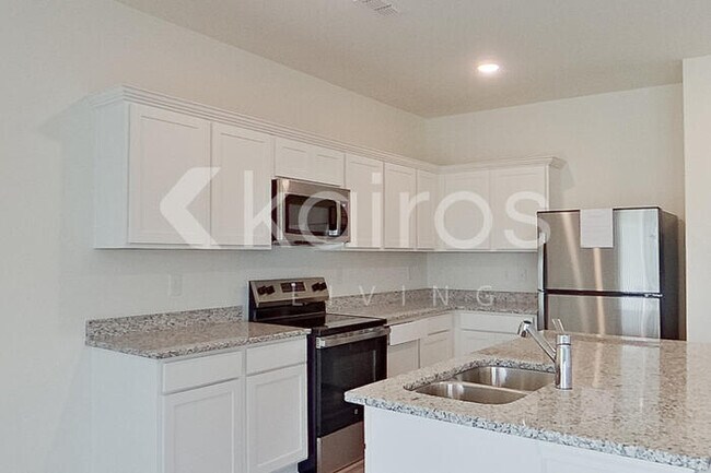 Photo - 677 Castillo Dr