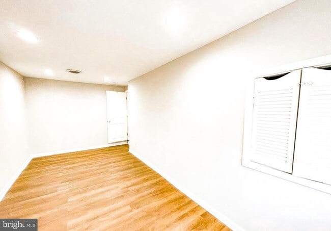 Photo - 520 W 38th St