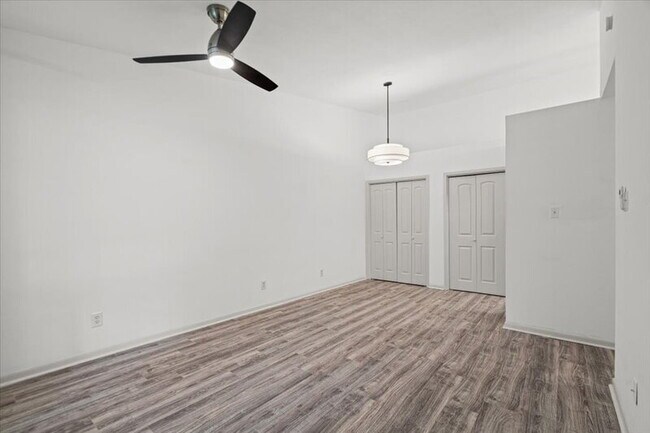 1705 Crossing Pl Unit 114