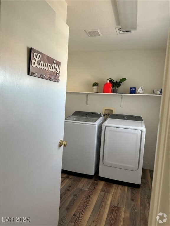 Building Photo - 8901 Kingswood Dr Rental