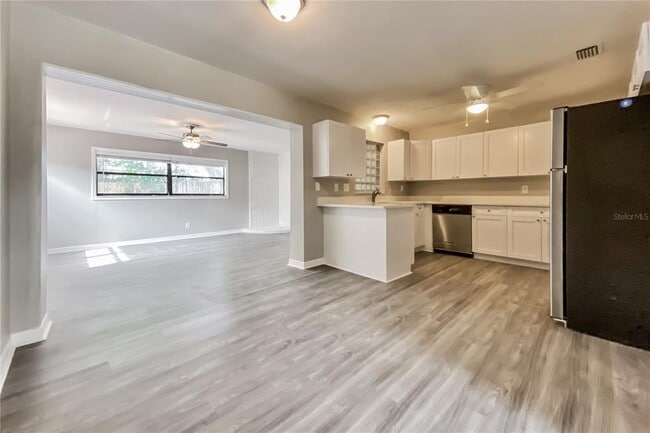 Photo - 1524 Sandy Ln