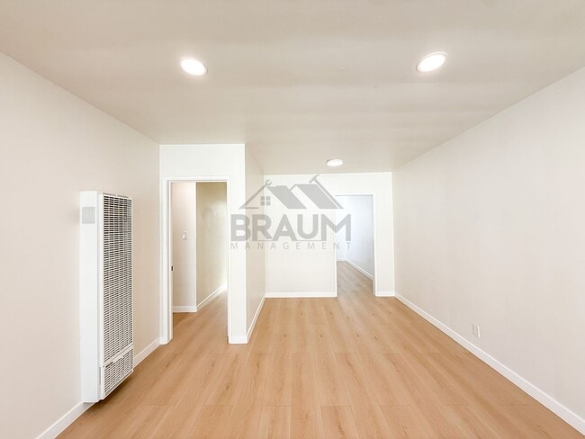 Photo - 7333 Woodman Ave Unit 11