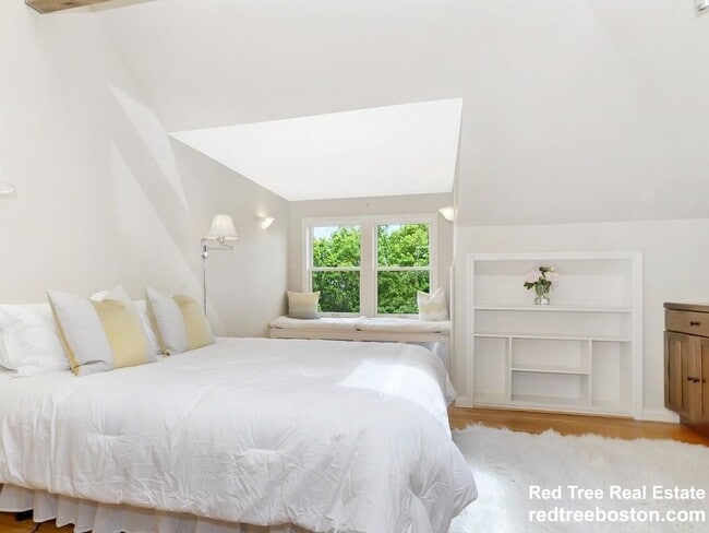 Photo - 68 Algonquin Rd