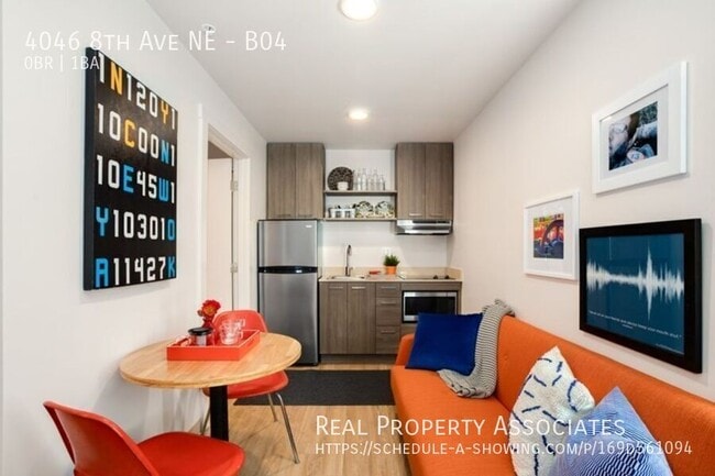Building Photo - 4046 8th Ave NE Unit B04