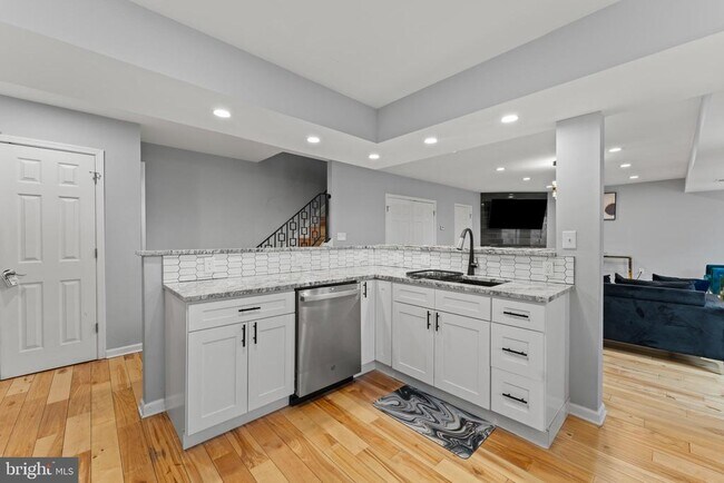 Photo - 8001 Greenspring Way Unidad 8001-F