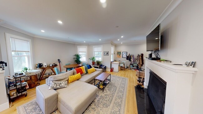 Photo - 15 Lanark Rd Unit 3