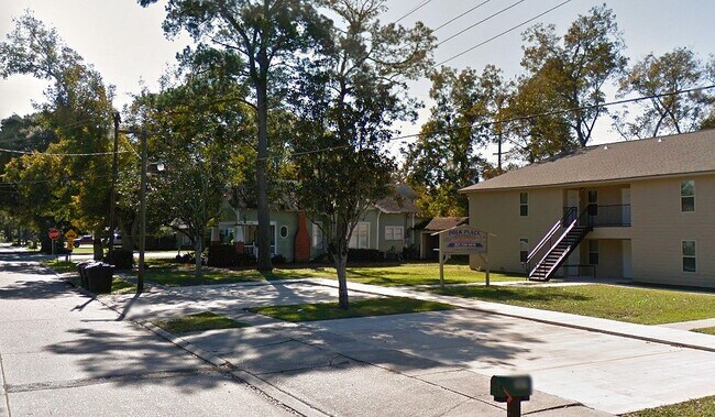 Photo - 815 E Russell Ave