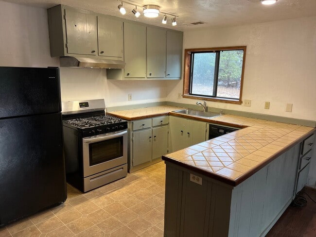 10663 Smith Station Rd