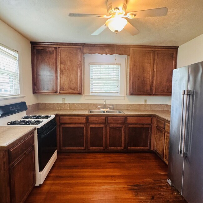 Photo - Spacious Single-Family Home in the Heart of Port Neches, TX