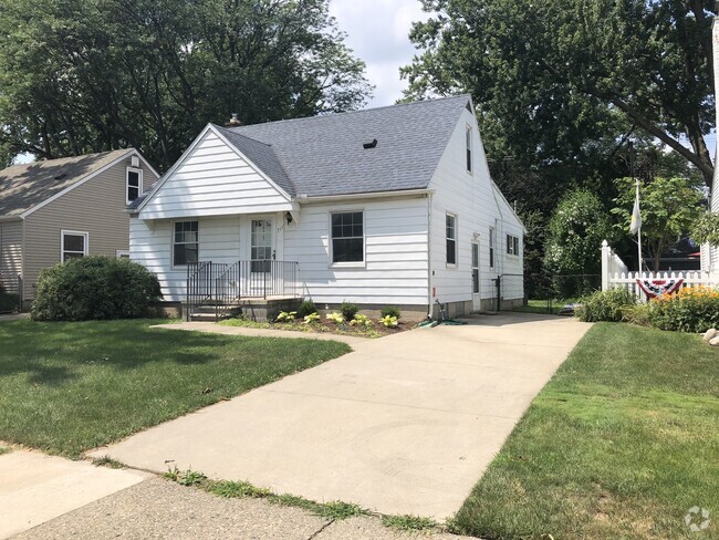Building Photo - 711 N Blair Ave Rental