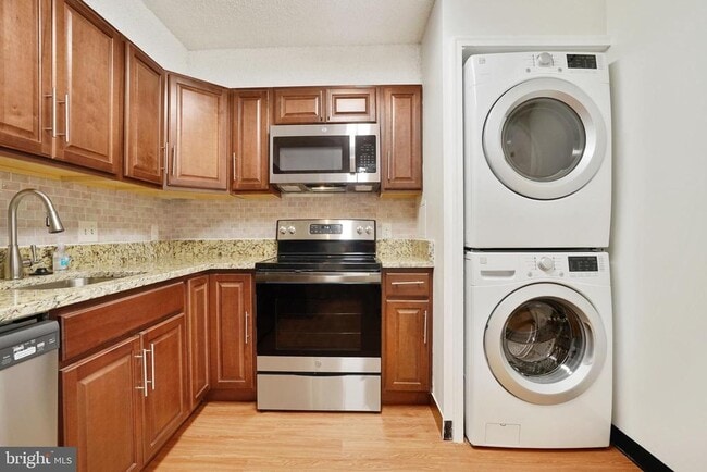 Photo - 3800 Powell Ln Unidad 813