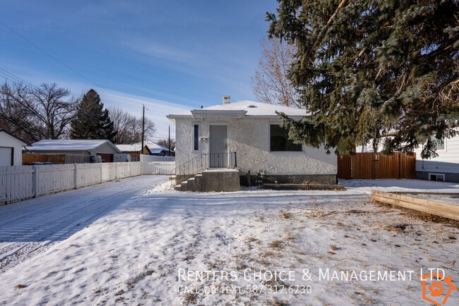 Photo - Pet Friendly Main Floor Suite with Garage