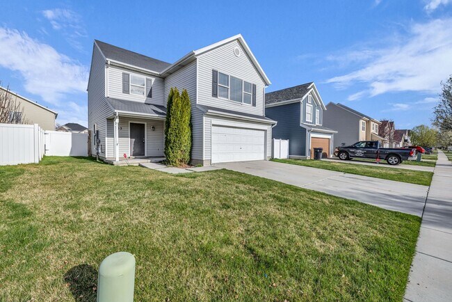 Photo - 3 Bedroom 2 Bathroom Home in Saratoga Springs!!
