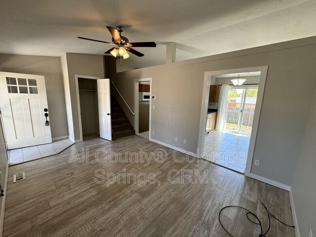 Photo - 5185 Nolte Dr N