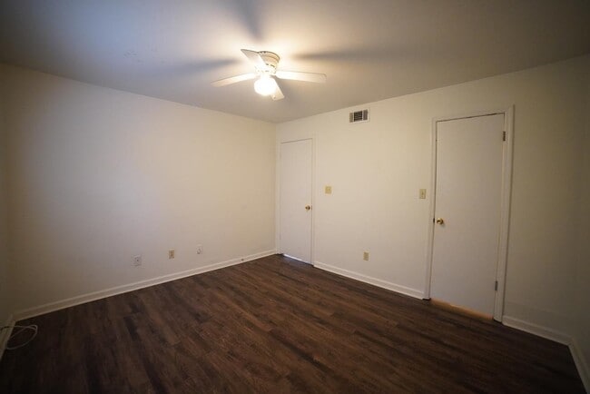 Photo - 2555 Chateau Ln Unit 2