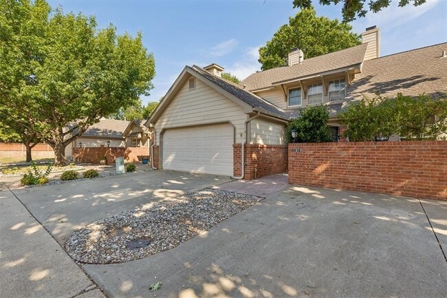 Photo - 11819 Red Oak Way