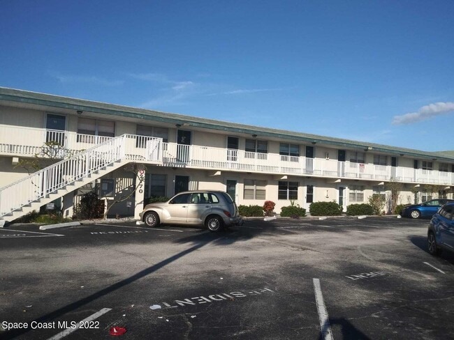 Building Photo - 2170 Knox McRae Dr Unit 8