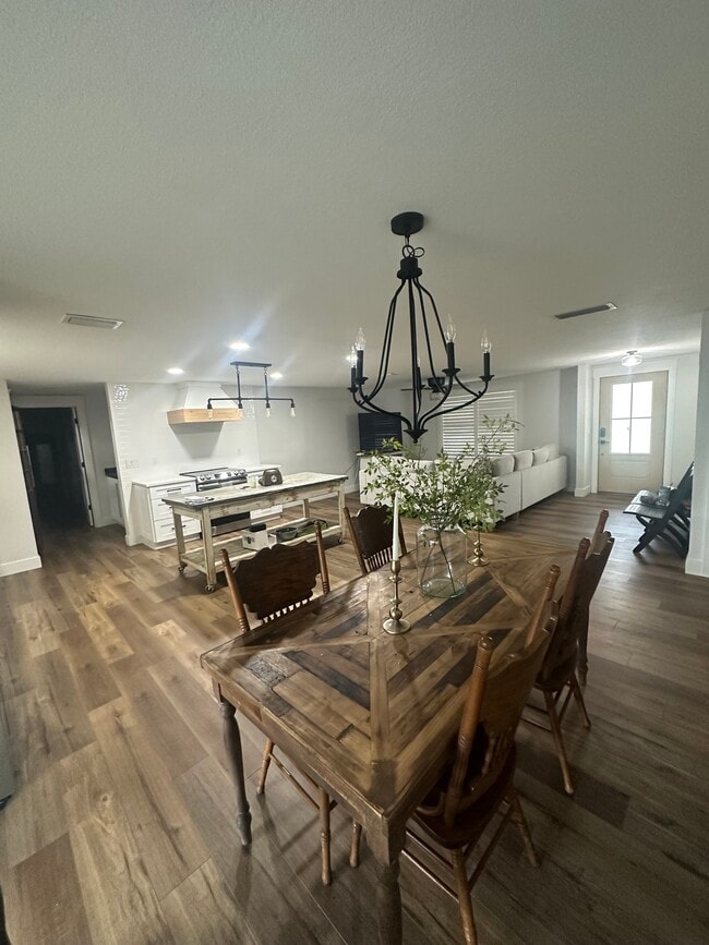 Photo - 508 Hillpine Way