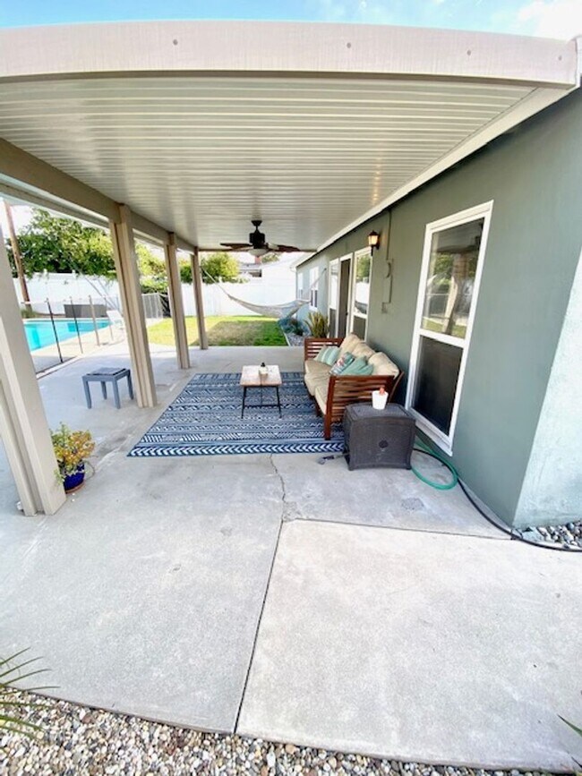 Photo - Spacious 4Bd/ 2Br in Reseda!